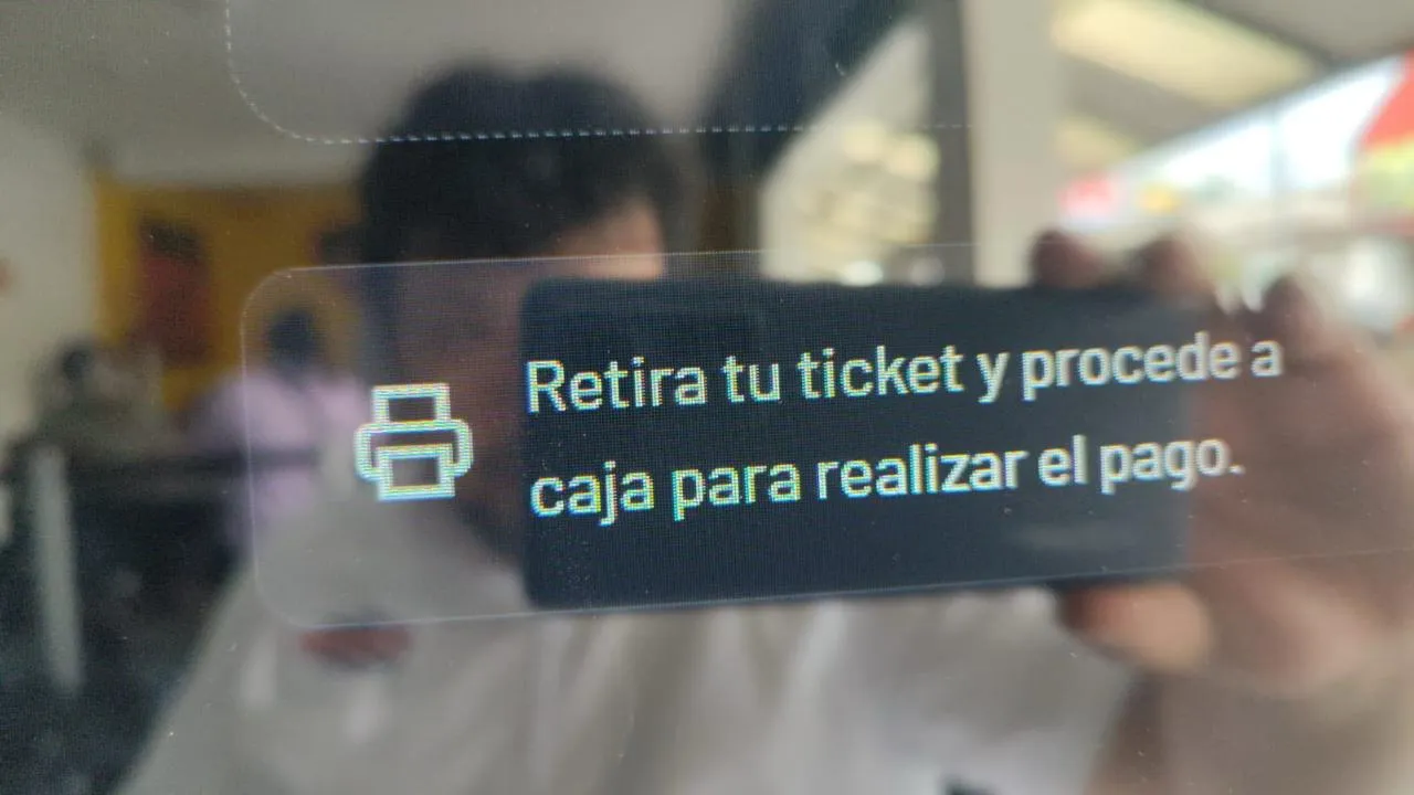 Pantalla con el detalle de una venta de llantas y servicios lista para pagar