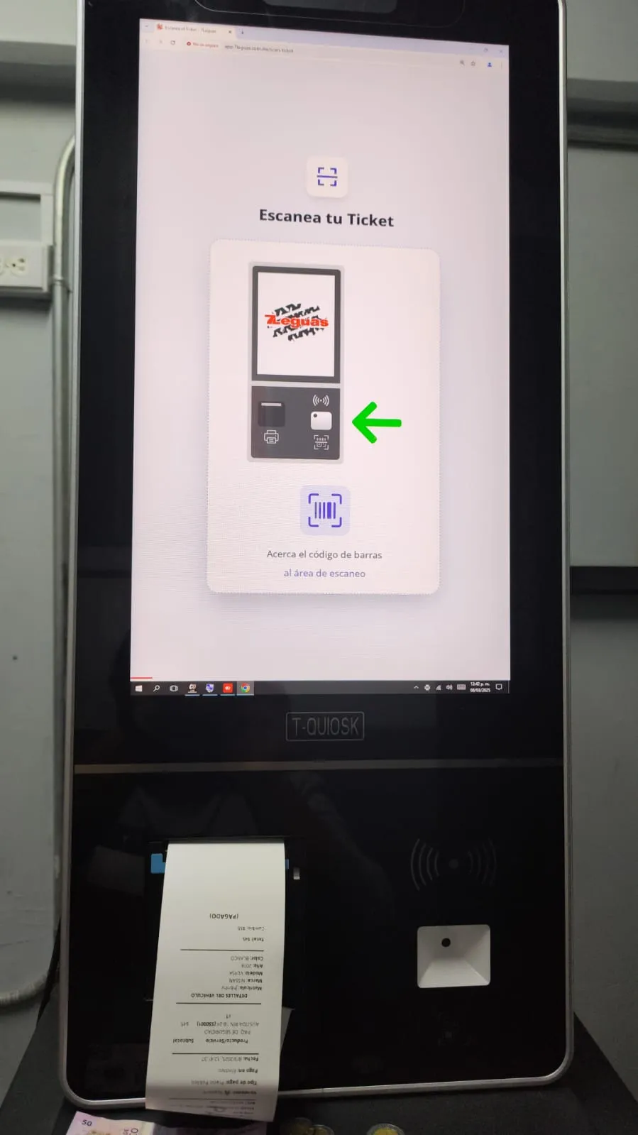 Terminal de autoservicio T-Quiosk imprimiendo un ticket ya pagado